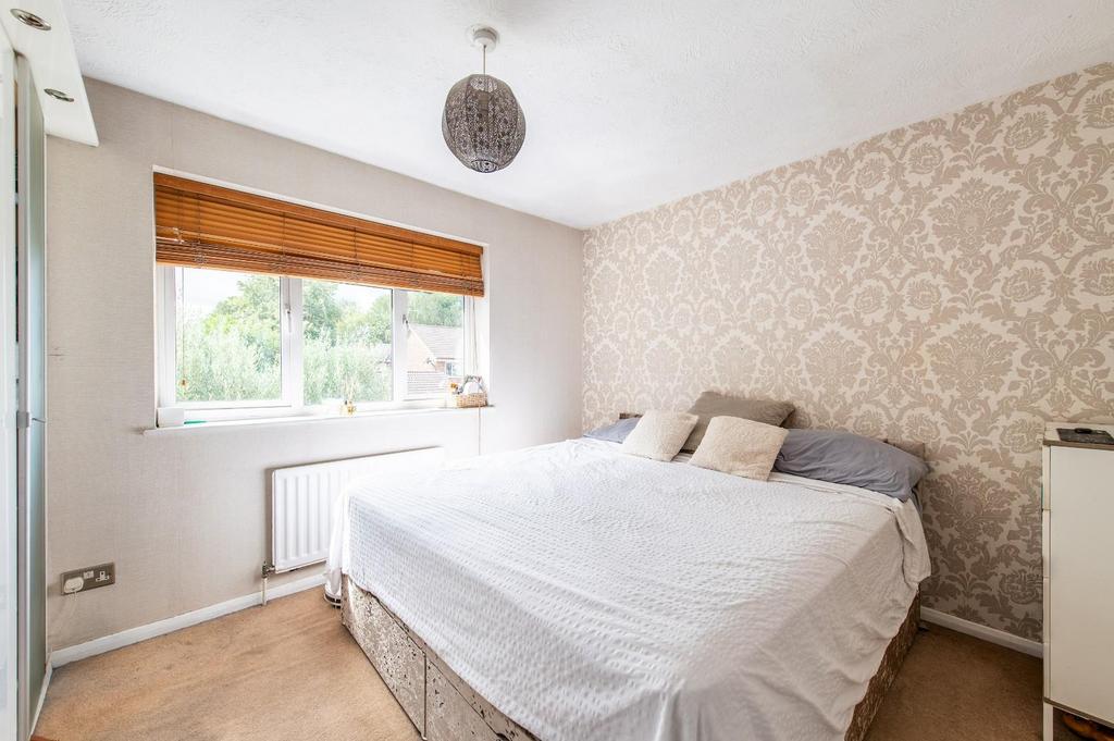 House in Dartford - More