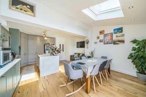 4 bedroom house for sale, Northborough Road, London