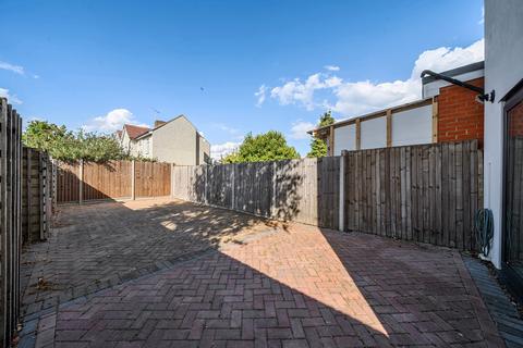 2 bedroom end of terrace house for sale, Monkton Road, Welling