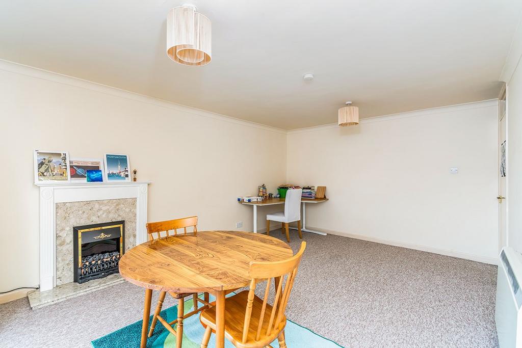 Apartment in Southampton - View 3