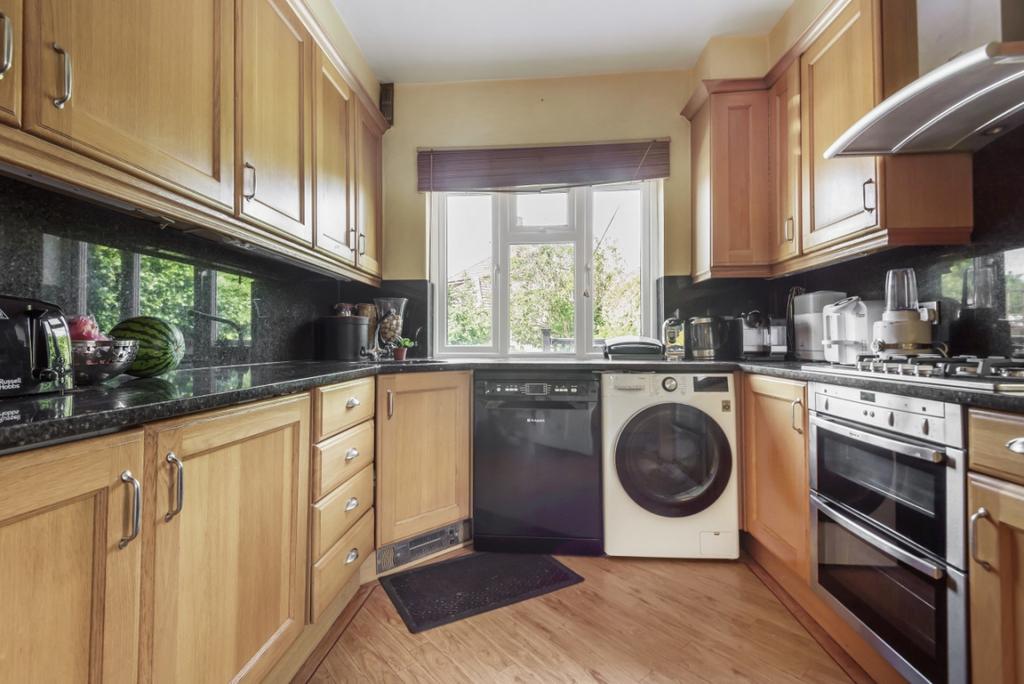 House in London - View 2