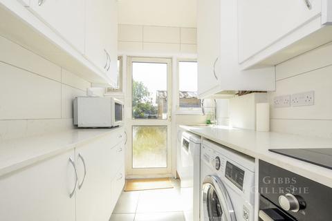 3 bedroom semi-detached house to rent, Leamington Crescent, Harrow, HA2