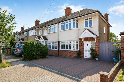 3 bedroom semi-detached house to rent, Leamington Crescent, Harrow, HA2