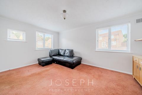 3 bedroom semi-detached house for sale, Newark Close, Ipswich, IP2