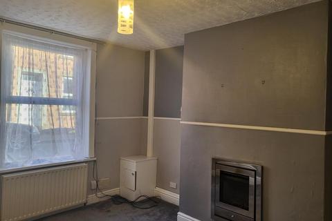 2 bedroom terraced house to rent, Parkinson Street, Haslingden BB4