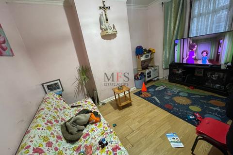 Hammond Road, Southall, UB2