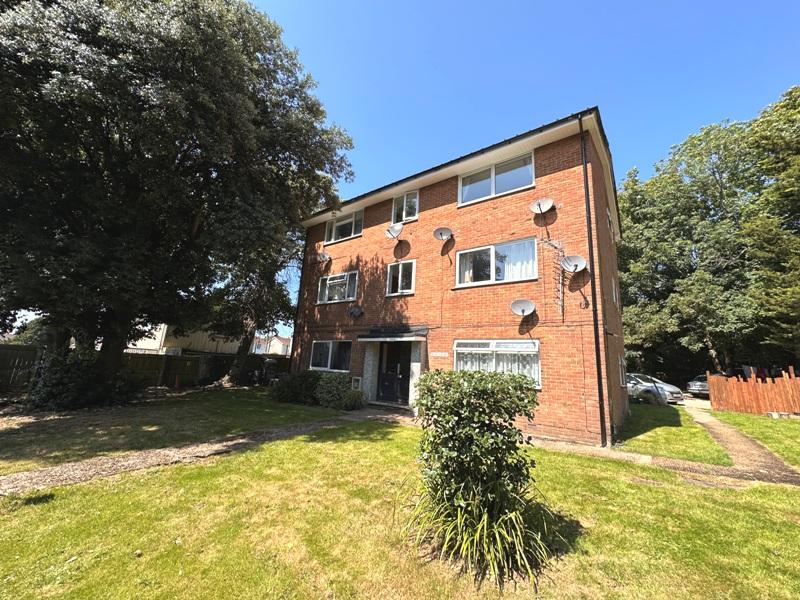 West court, Southampton, Hampshire, SO19