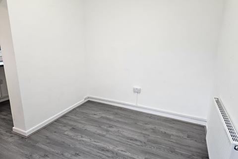 4 bedroom terraced house to rent, Spring Bank West, Hull, HU3