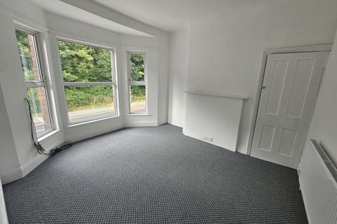 4 bedroom terraced house to rent, Spring Bank West, Hull, HU3