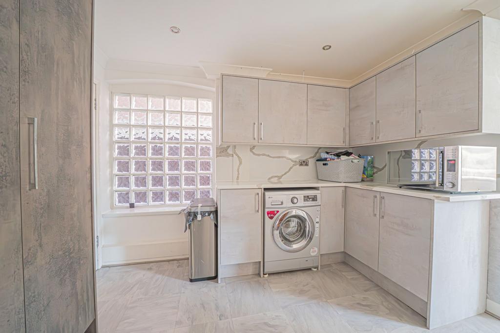 House in Solihull - More