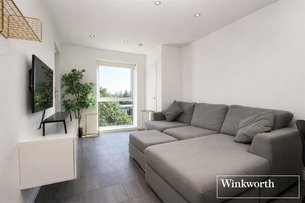 Apartment in Hertfordshire - View 4