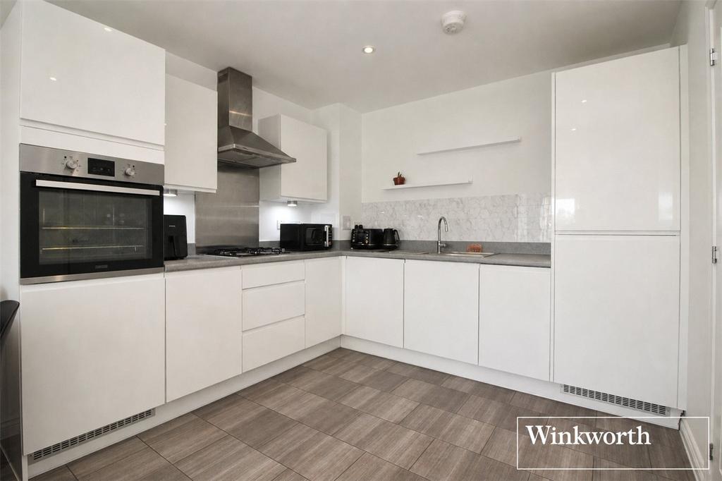 Apartment in Hertfordshire - View 5