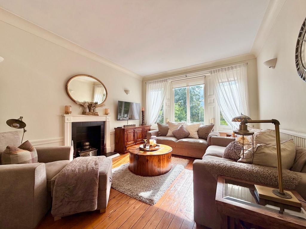 Apartment in Hertsmere, Hertfordshire - View 2