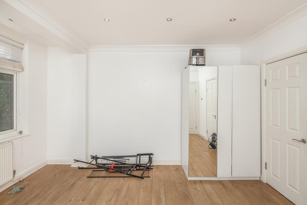 Apartment in London - View 3