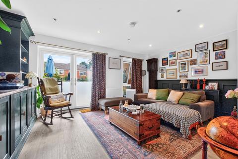 2 bedroom semi-detached house for sale, The Approach, St. Albans