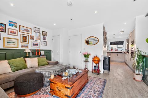 2 bedroom semi-detached house for sale, The Approach, St. Albans