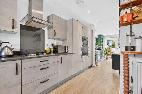 2 bedroom semi-detached house for sale, The Approach, St. Albans