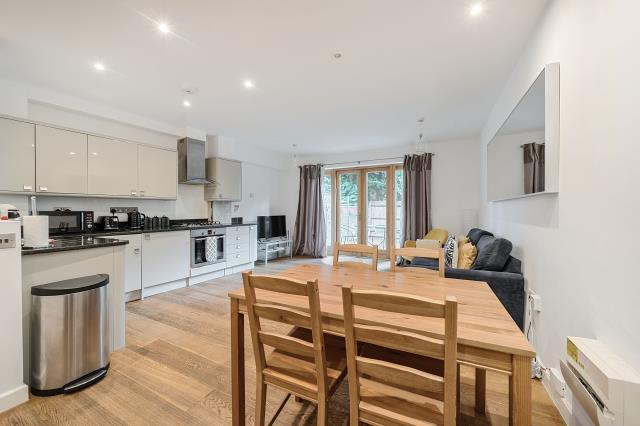 Apartment in Oxford - View 5