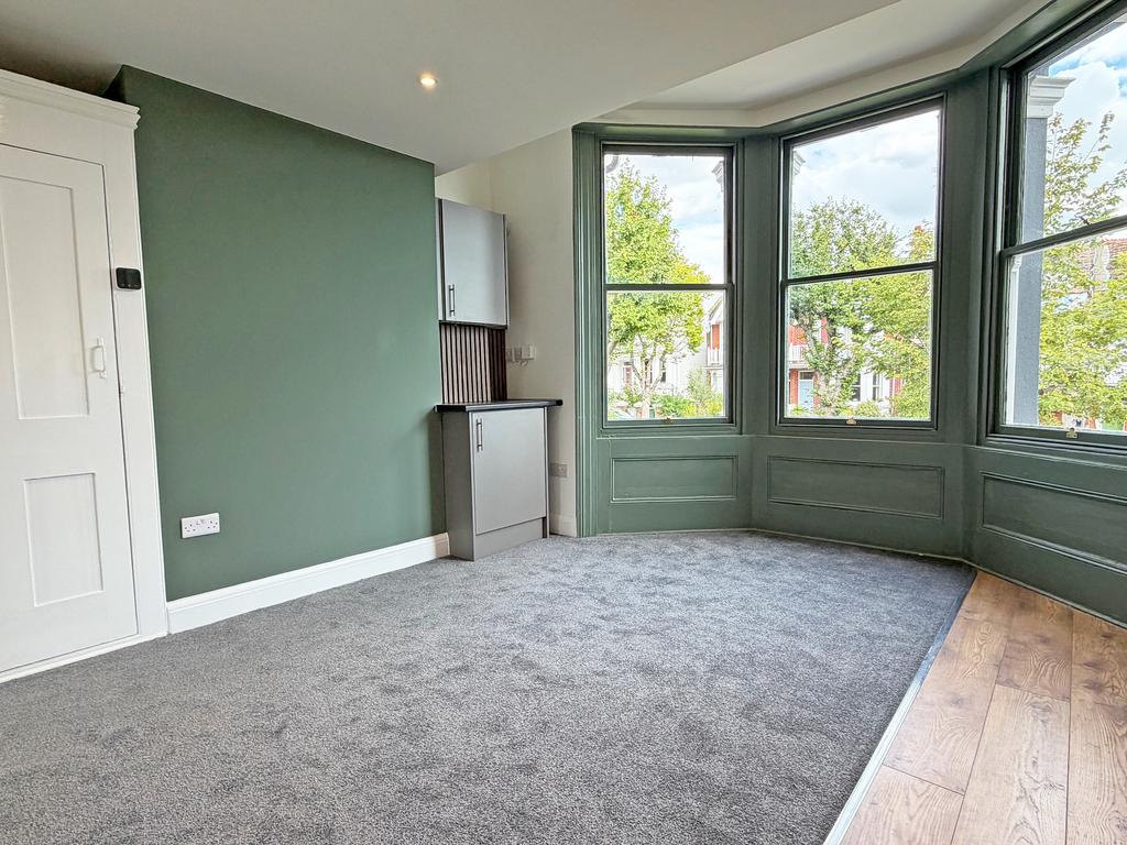 Apartment in Brighton - View 3