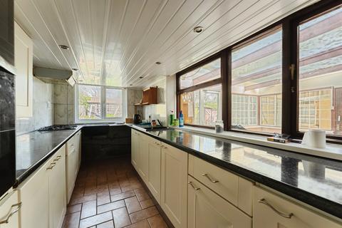 3 bedroom semi-detached house for sale, Thornton Road, Ellesmere Port
