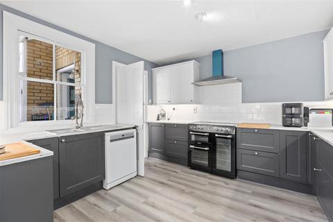 4 bedroom detached house for sale, The Green, Stotfold, SG5 4DG