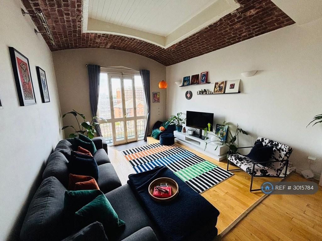 Apartment in Liverpool - More