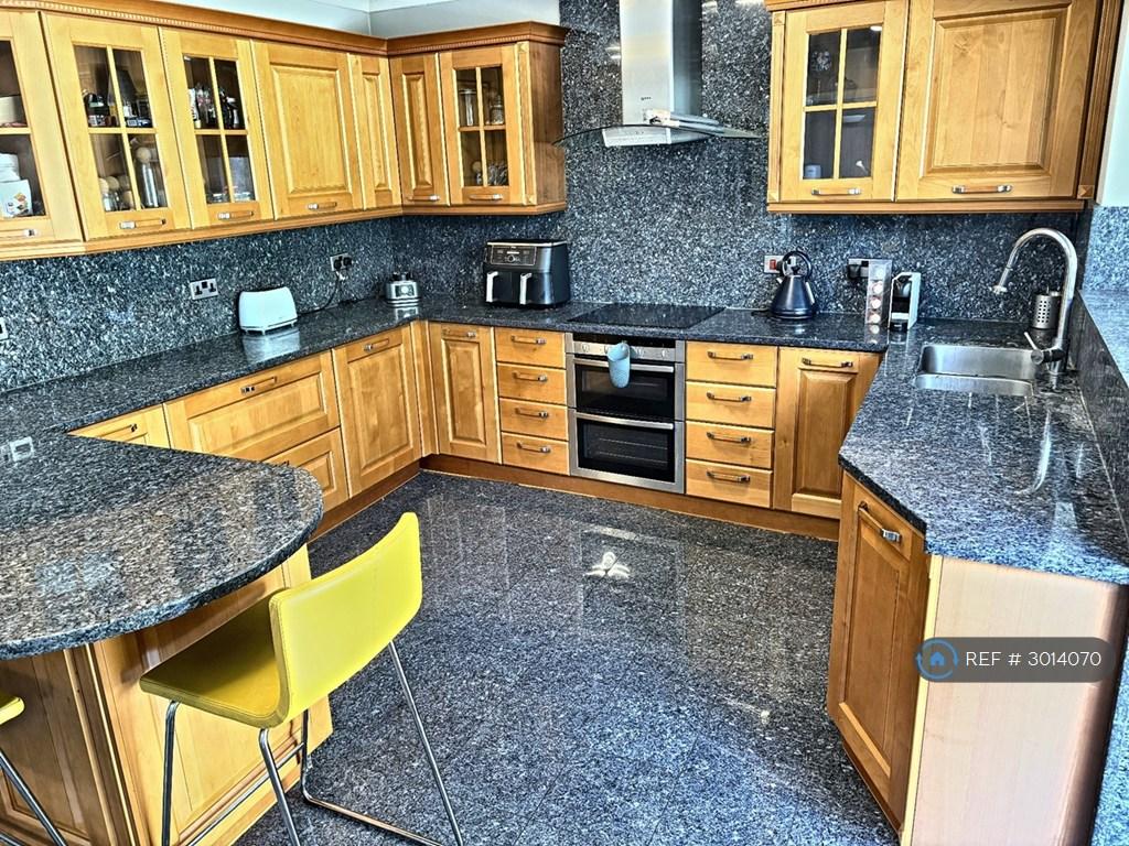 House in London - View 2