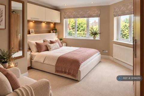 5 bedroom semi-detached house to rent, Northiam, London, N12