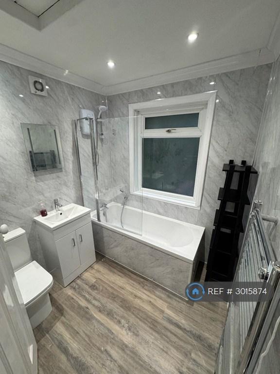 Apartment in Southampton - View 4