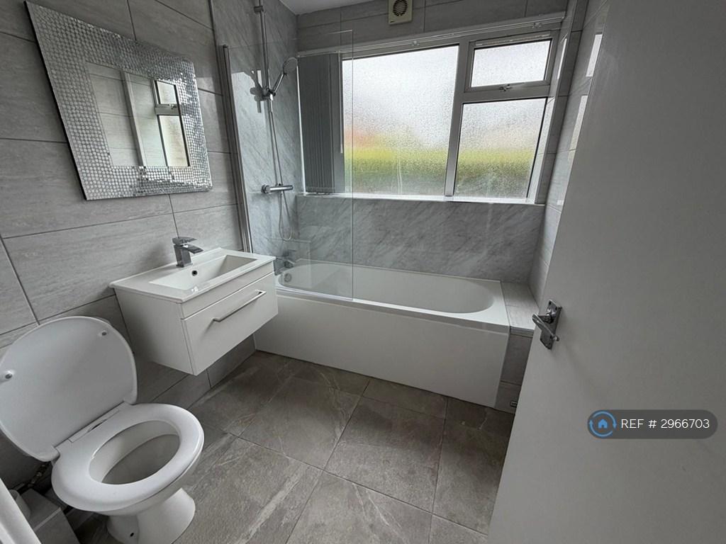 Apartment in Halesowen - View 2