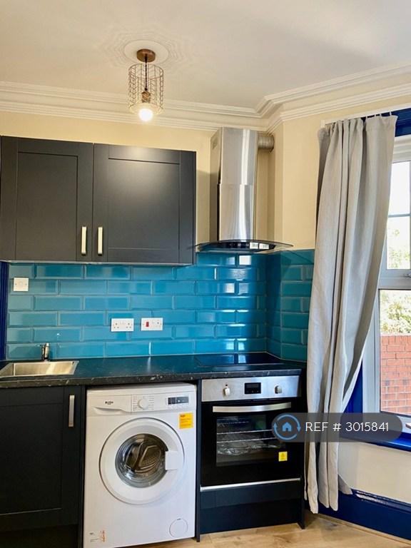 House in Southampton - View 4
