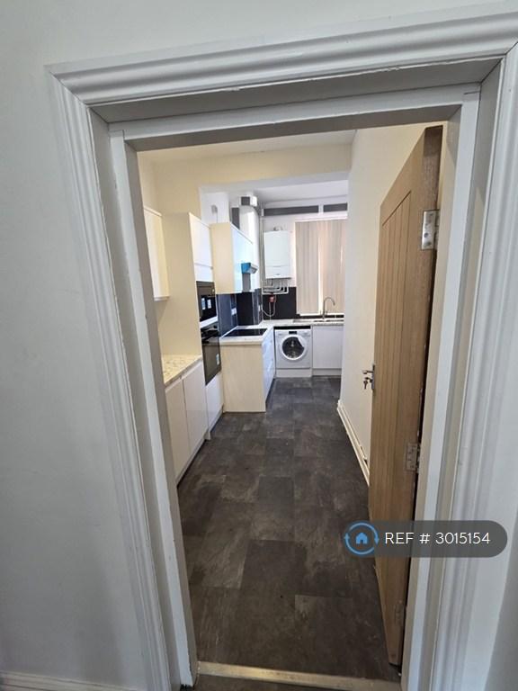 House in Nottingham - View 2