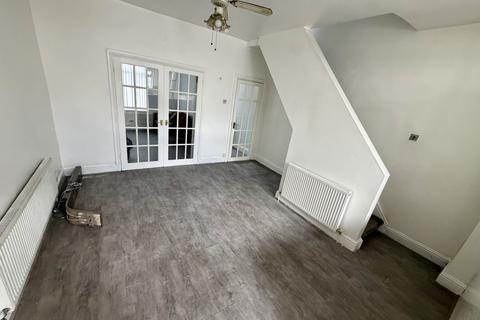 2 bedroom terraced house to rent, Rita Avenue, MANCHESTER, M14