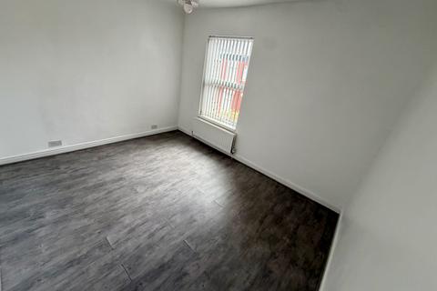 2 bedroom terraced house to rent, Rita Avenue, MANCHESTER, M14