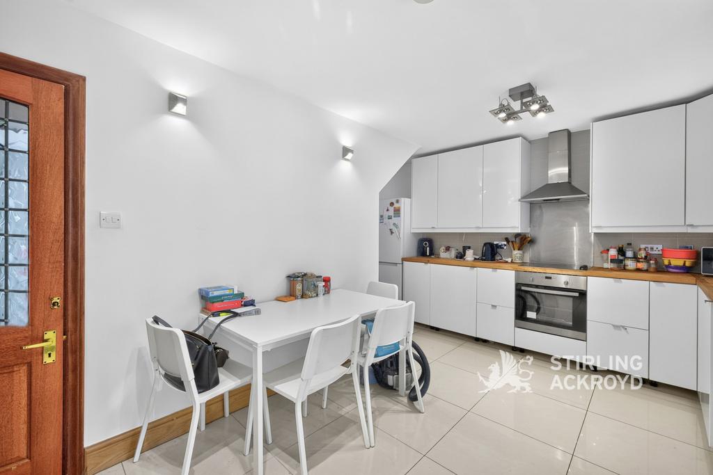 Apartment in London - View 5