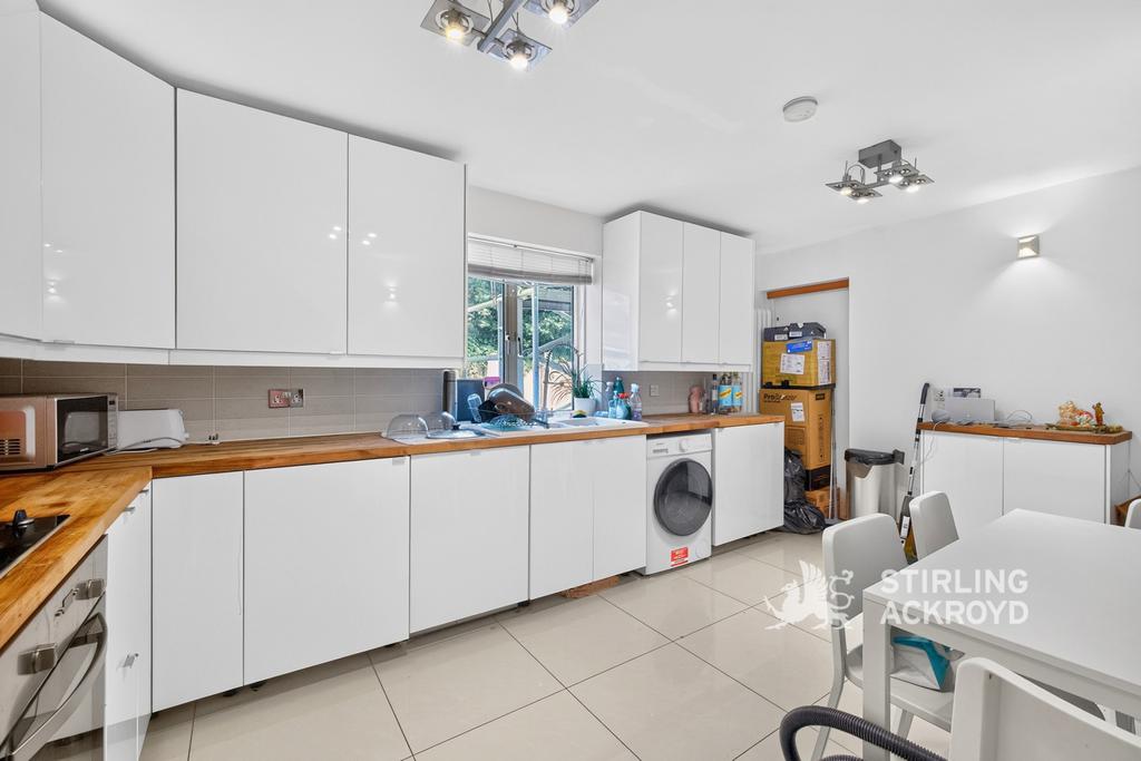 Apartment in London - More