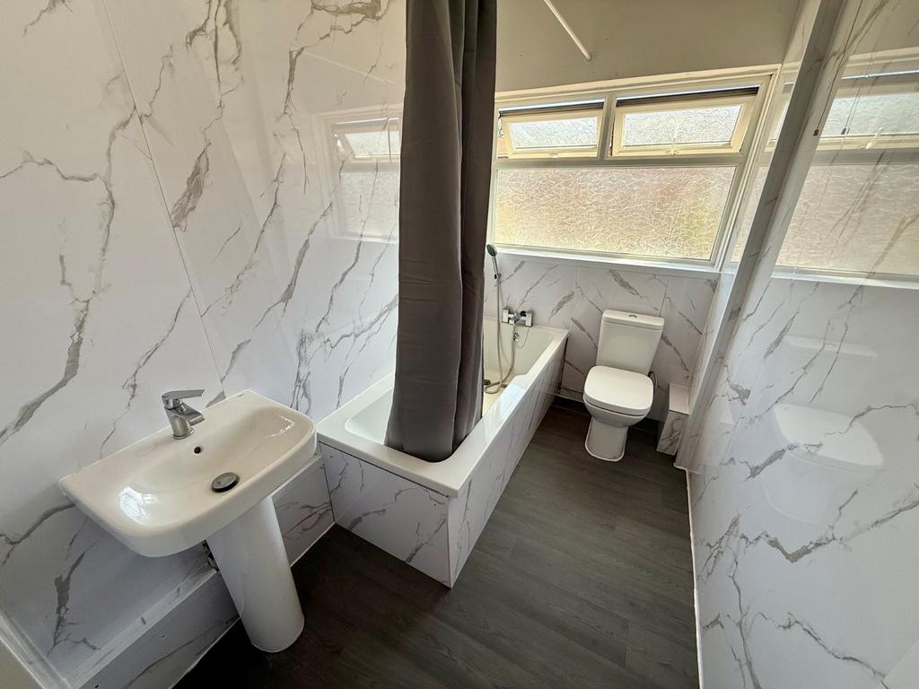 Apartment in Hampshire - View 5