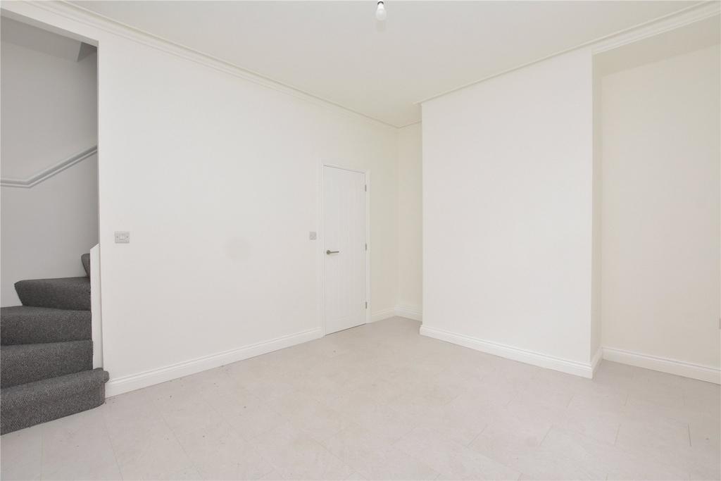 House in Leeds, West Yorkshire - View 4