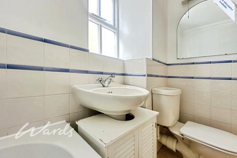 2 bedroom flat to rent, River Bank Close Maidstone ME15