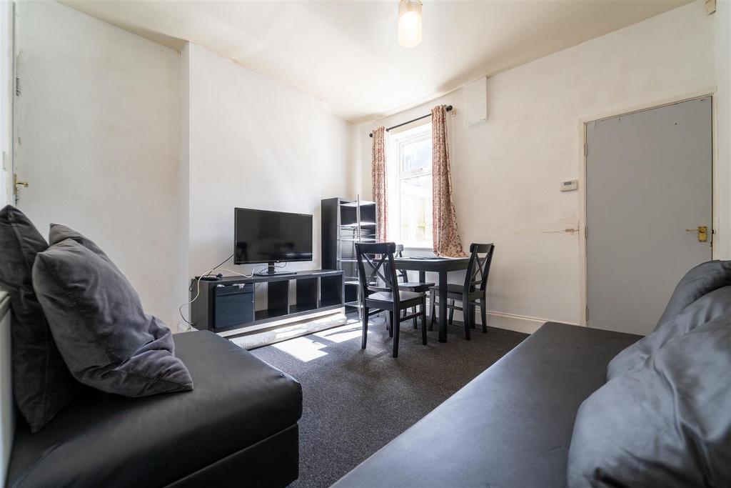 House in Birmingham, West Midlands - View 3