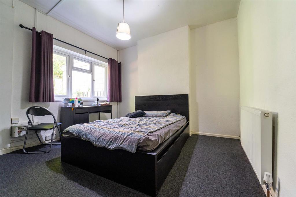 House in Birmingham, West Midlands - More