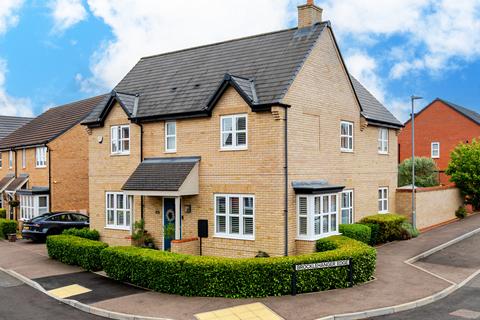4 bedroom detached house for sale, Kings Grove, Cranfield, MK43