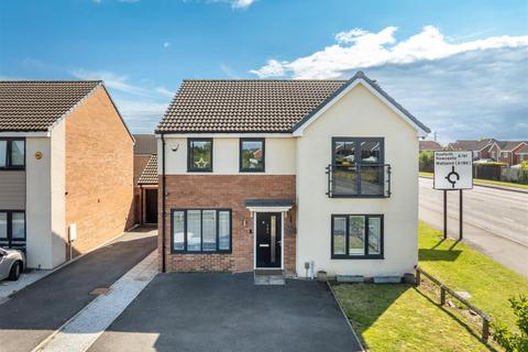 4 bedroom detached house for sale, Edmund Road, Holystone, Newcastle Upon Tyne, NE27
