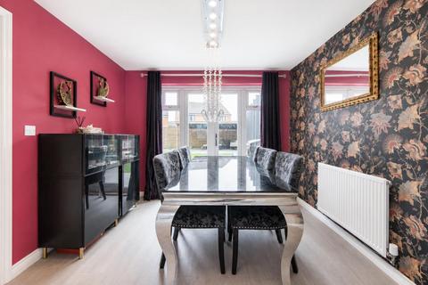 4 bedroom detached house for sale, Edmund Road, Holystone, Newcastle Upon Tyne, NE27