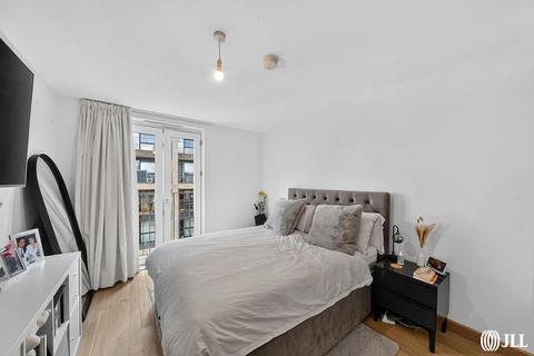 1 bedroom flat for sale, Triathlon Point, Madison Way, London, E20