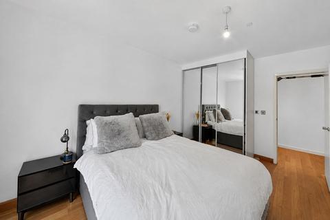 1 bedroom flat for sale, Triathlon Point, Madison Way, London, E20