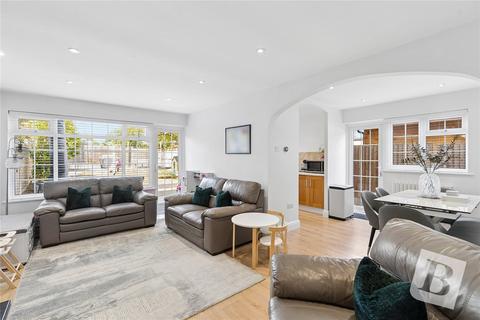 4 bedroom semi-detached house for sale, Belmont Avenue, Wickford, Essex, SS12