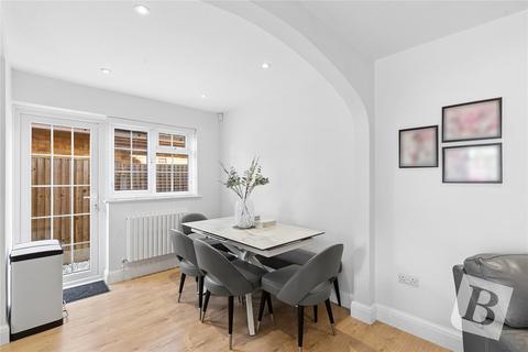 4 bedroom semi-detached house for sale, Belmont Avenue, Wickford, Essex, SS12