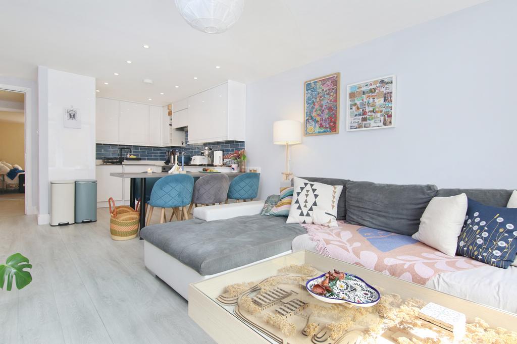 Apartment in Edinburgh - View 4