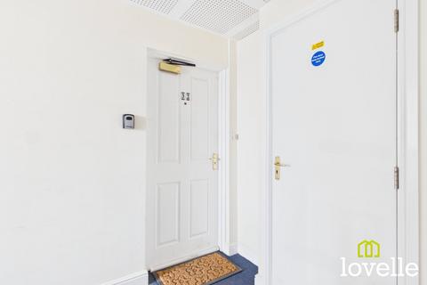 2 bedroom flat for sale, Redhill Park, Hull HU6
